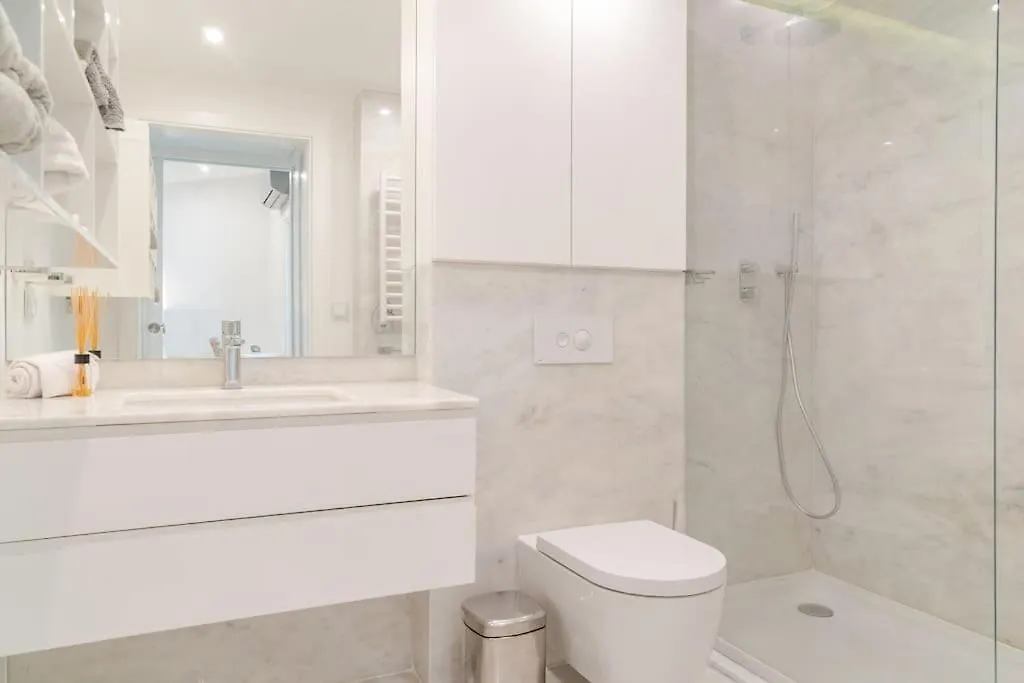 Aurore Duplex - New Apartment Lisbon 0*,